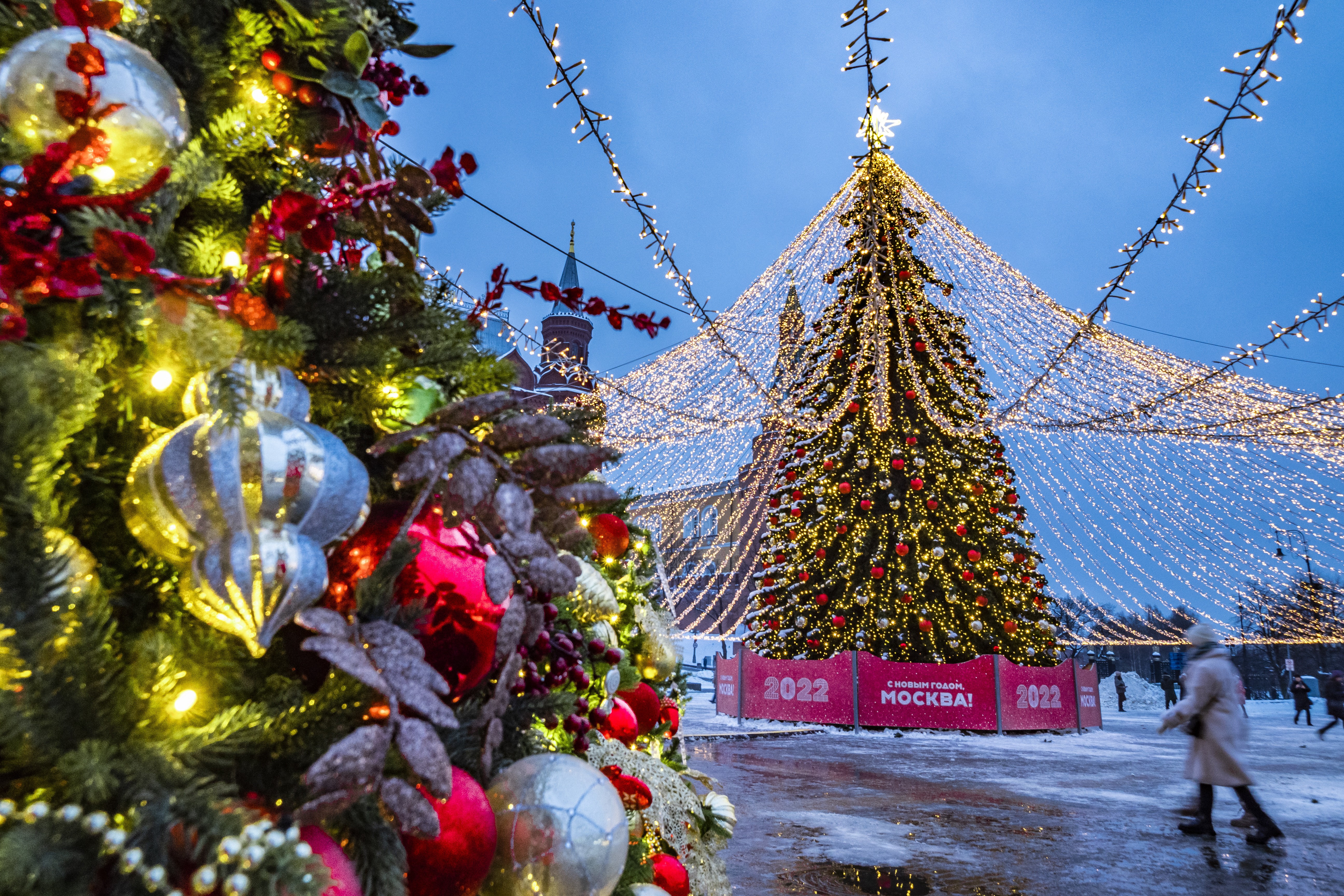 Сотрудники МЧС проведут рейд по площадкам Екатеринбурга, где планируются новогодние торжества