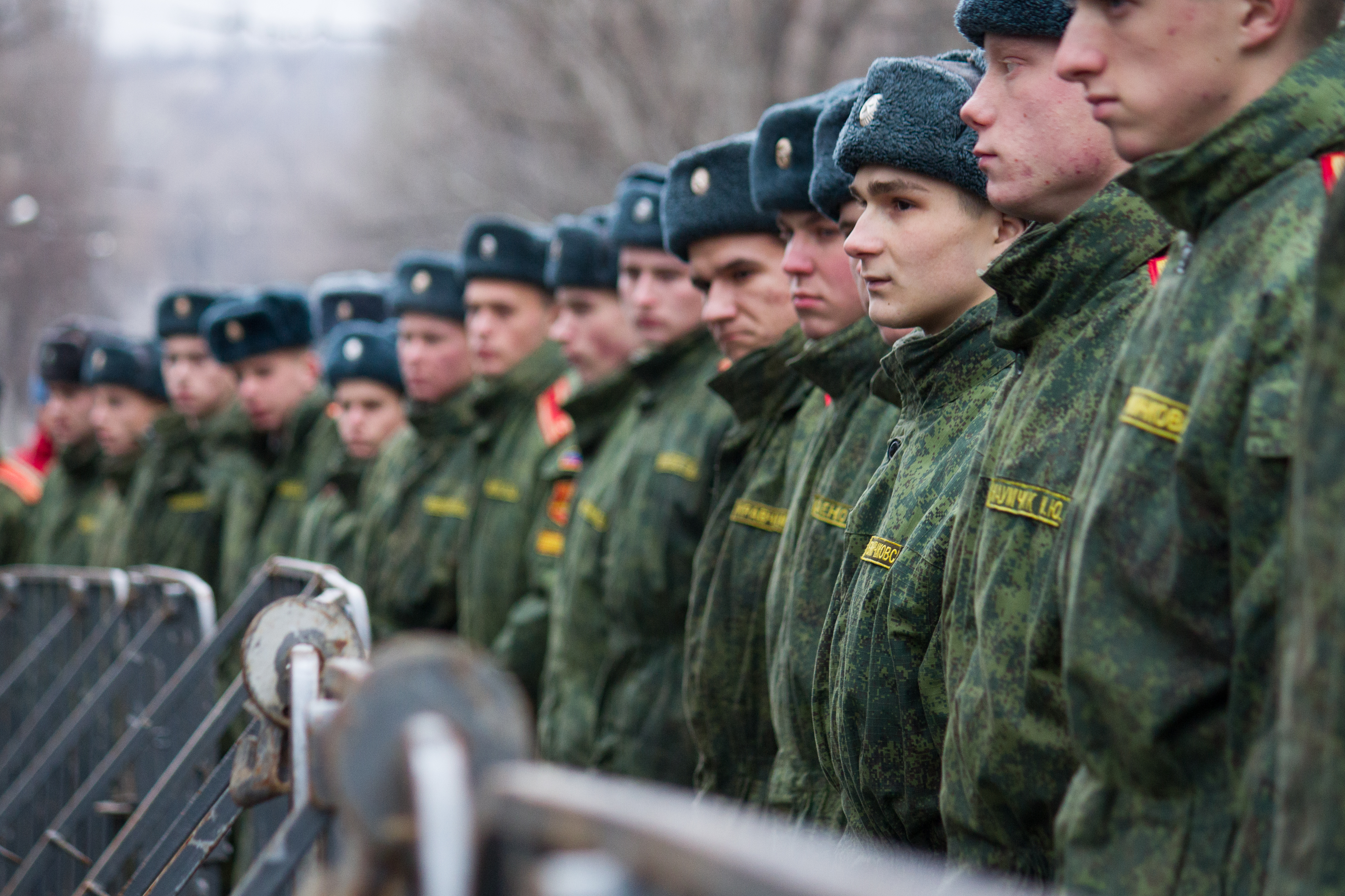 На границе с Ростовской области заметили украинских военных и боевую технику