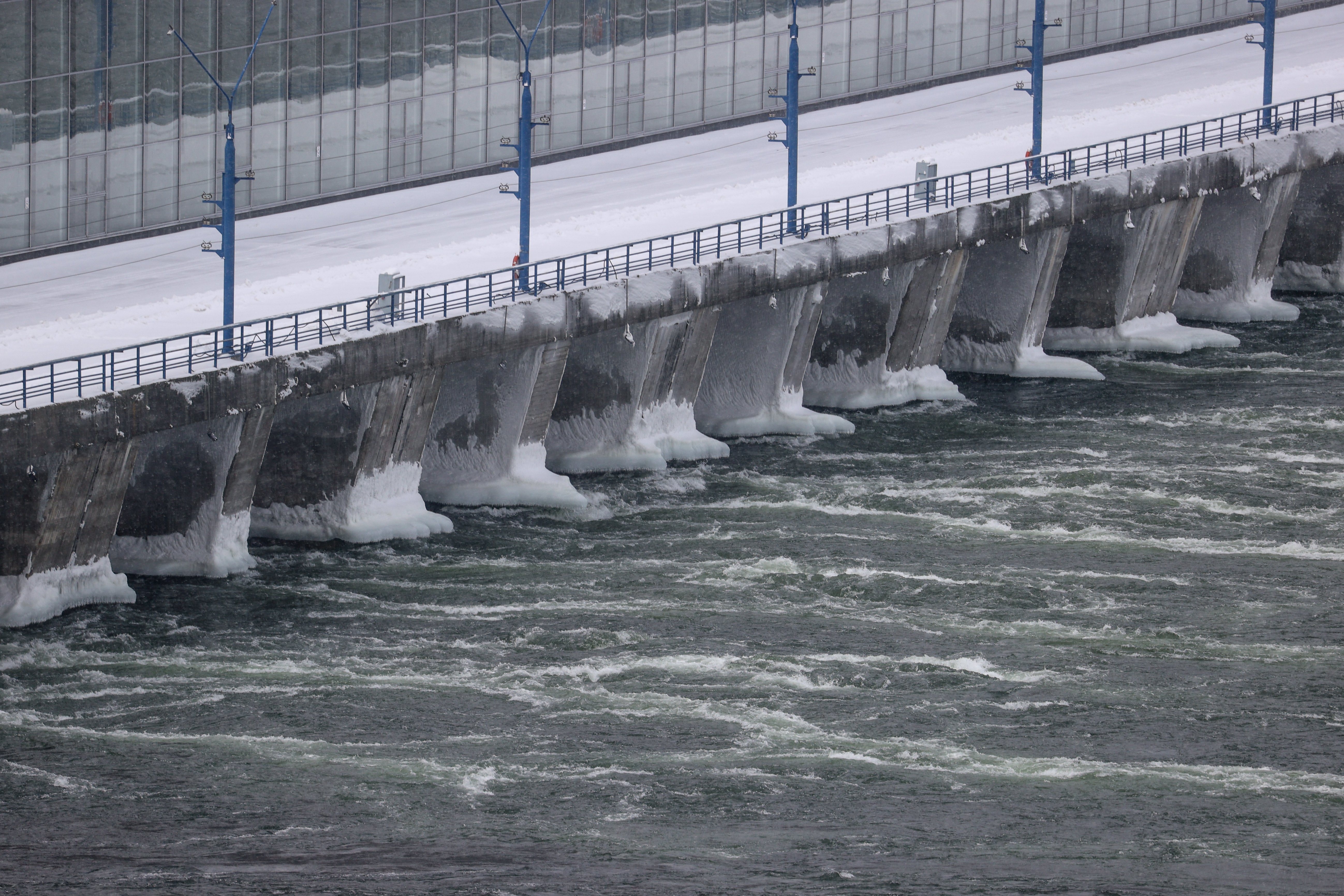В Прикамье на Камской и Воткинской ГЭС увеличились уровень и приток воды