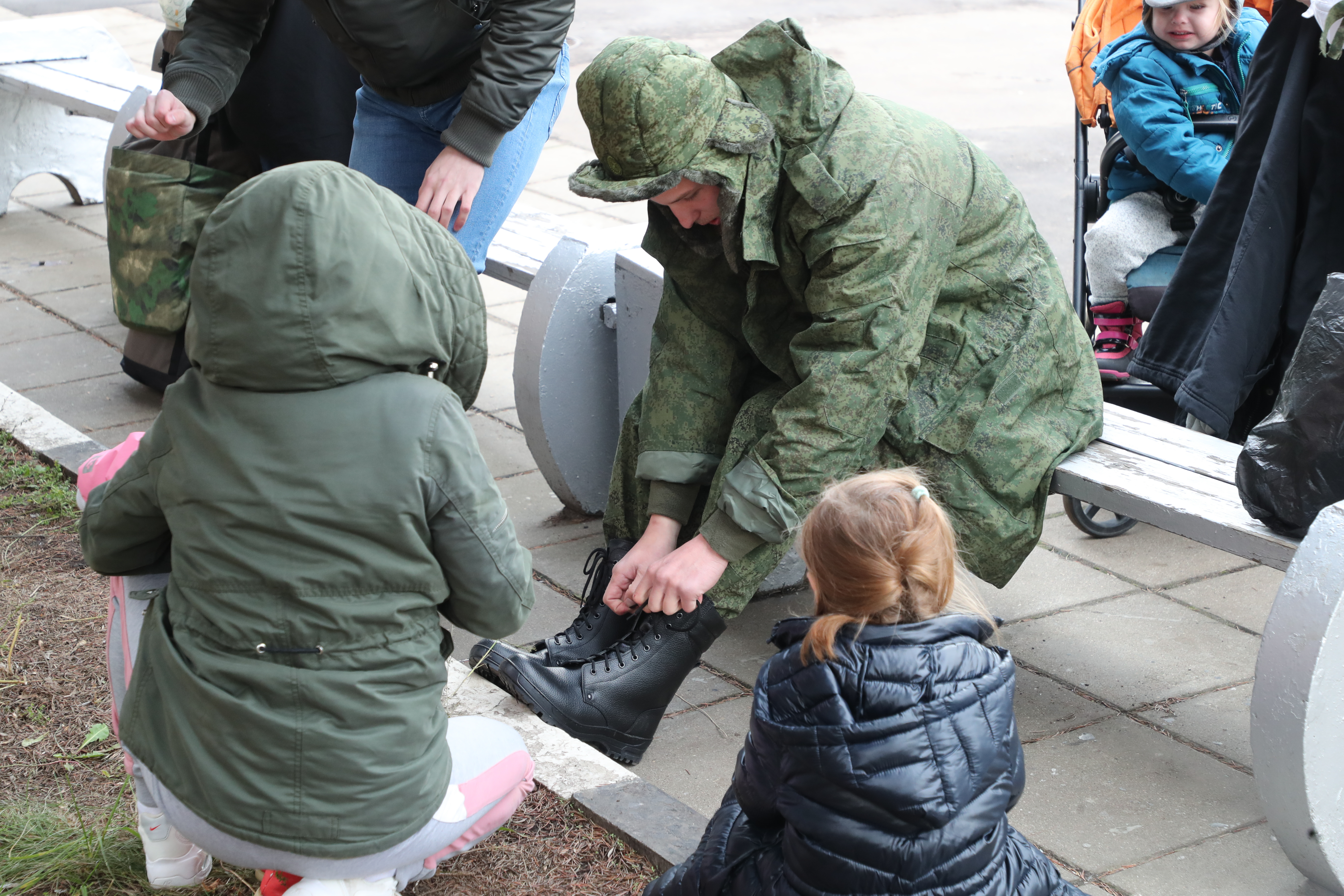 Мобилизация трое детей. Трое детей мобилизация. Минобороны мобилизация 2022. Мобилизованный солдат. Мобилизация отца трех детей.