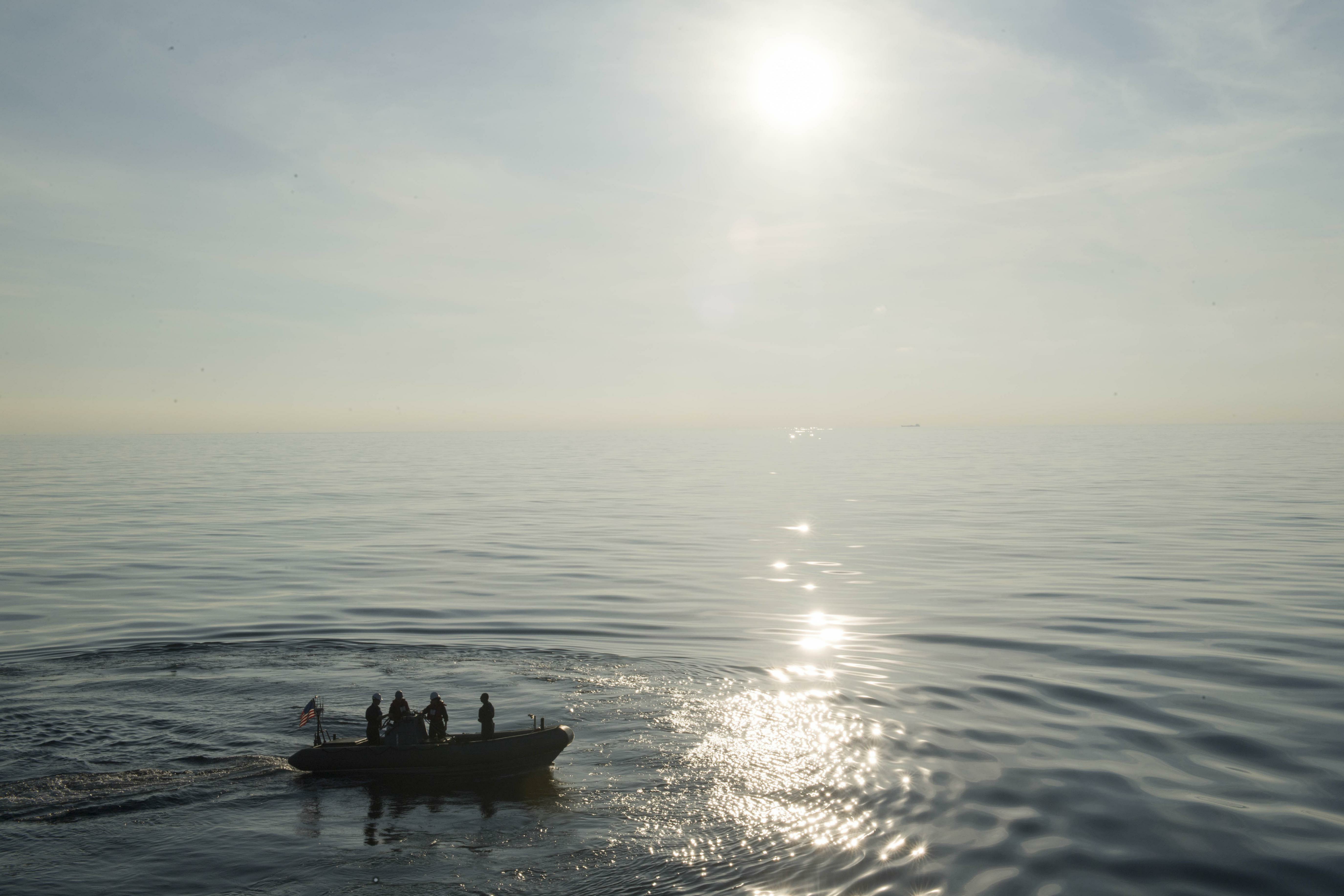 Фото Американской Лодки Столкнувшейся Китайском Море