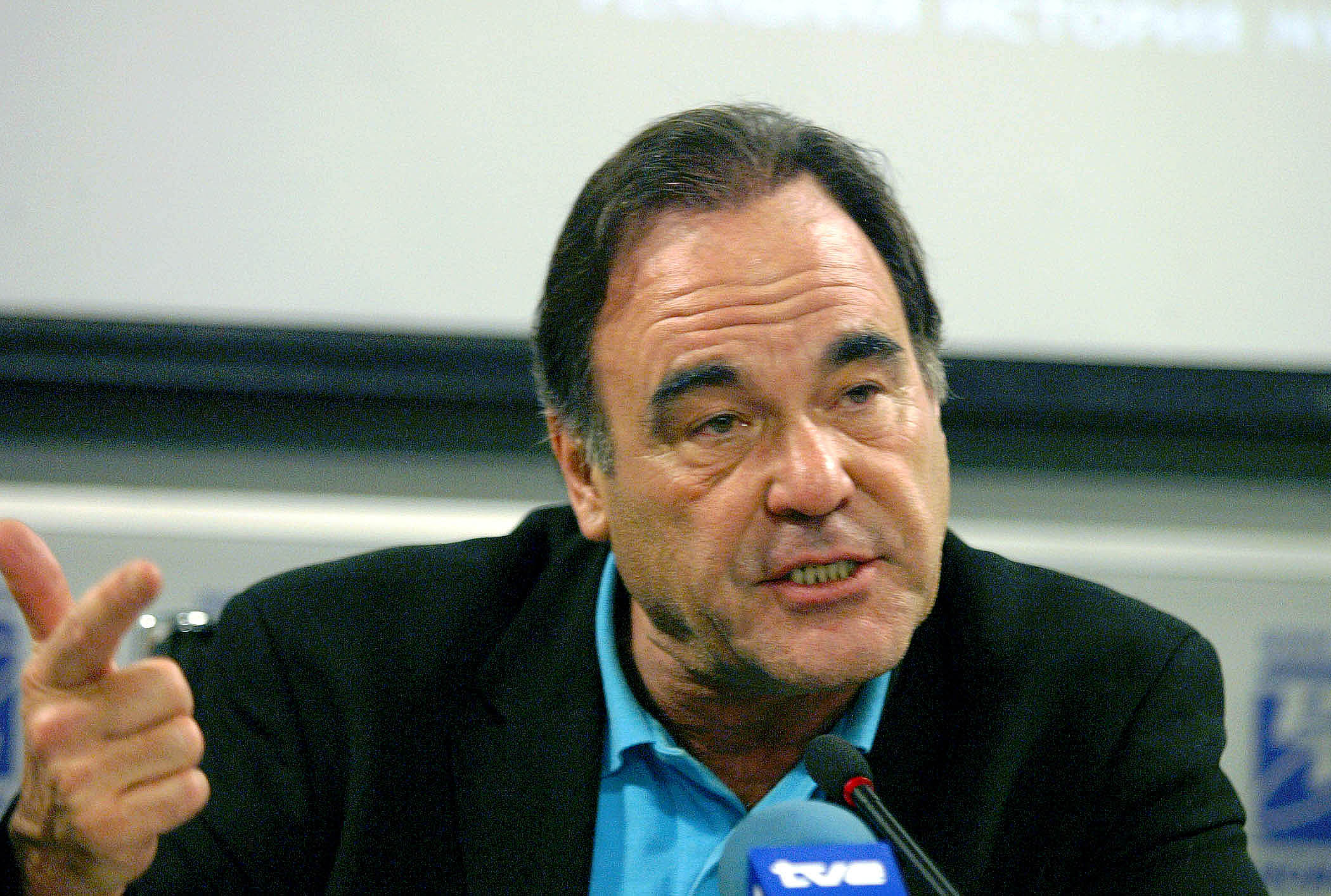 Американский режиссер оливер стоун. Оливер стоун о россии. Оливер стоун сша. Оливер стоун. Оливер стоун.