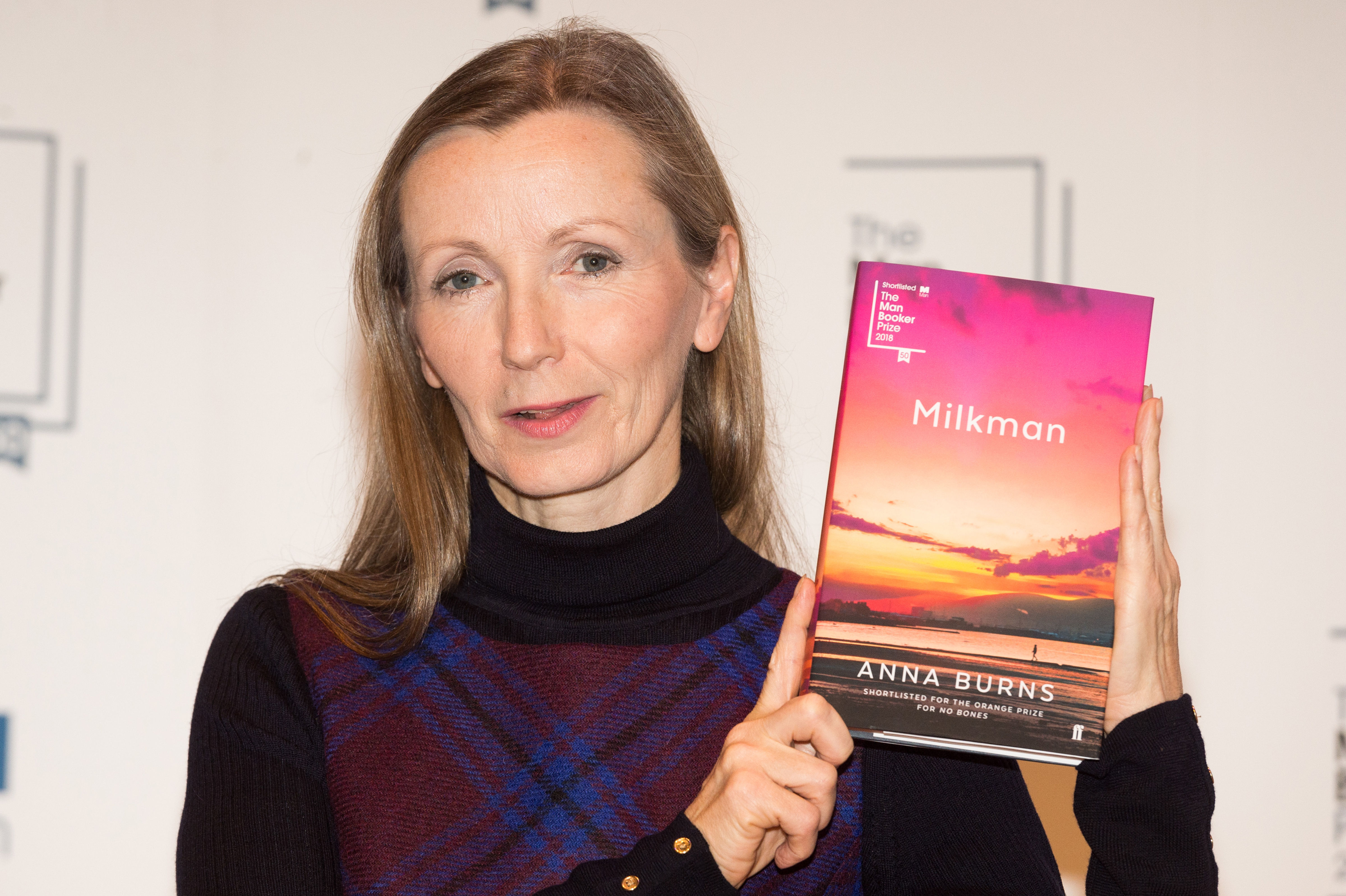 Анна бернс книги. Молочник книга. Молочник бернс. Молочник бернс. Молочник бернс.