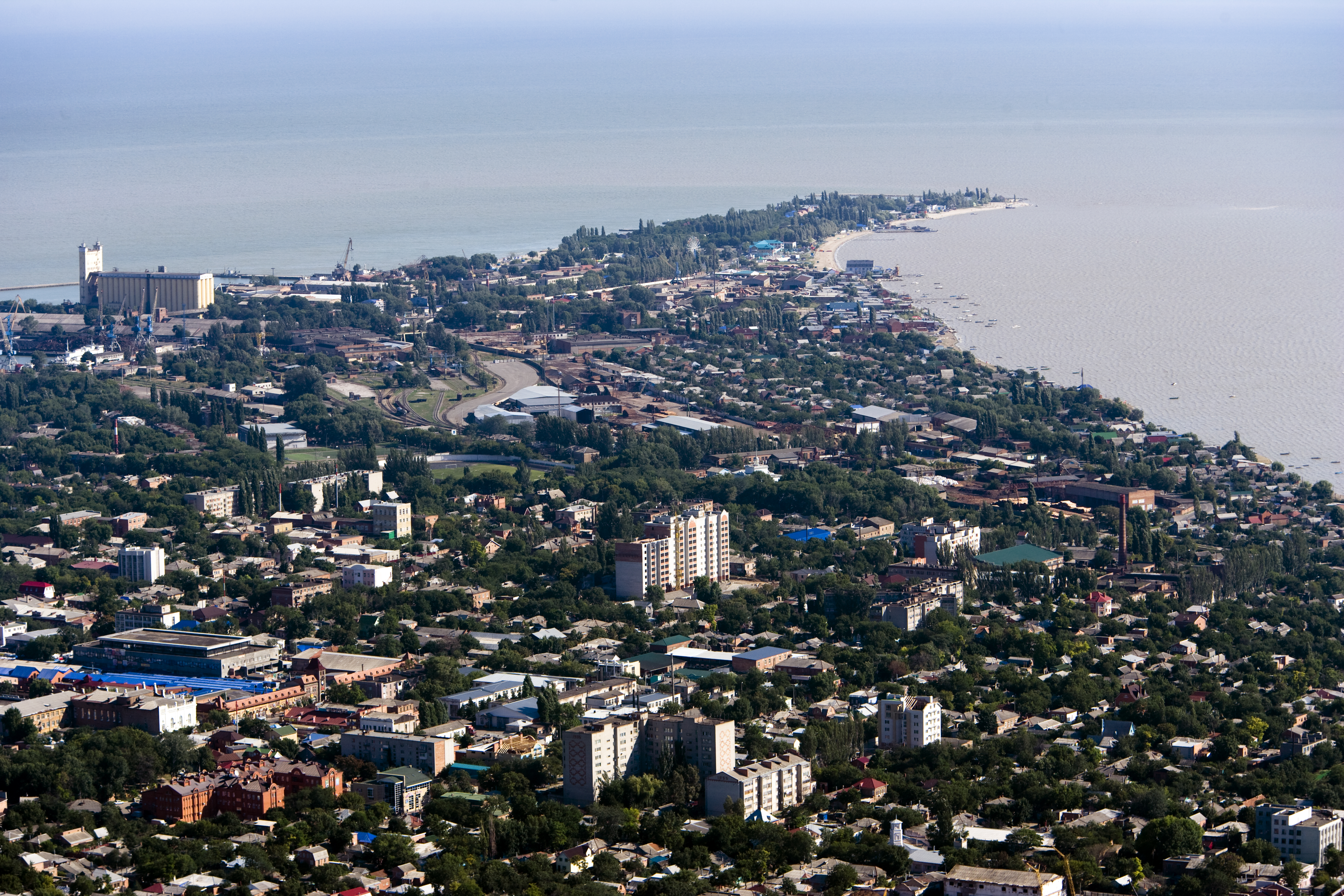 Ейск население. Ейск Краснодарский край. Курортный городок Ейск. Кубань Ейск. Ейск Краснодарский край вид.