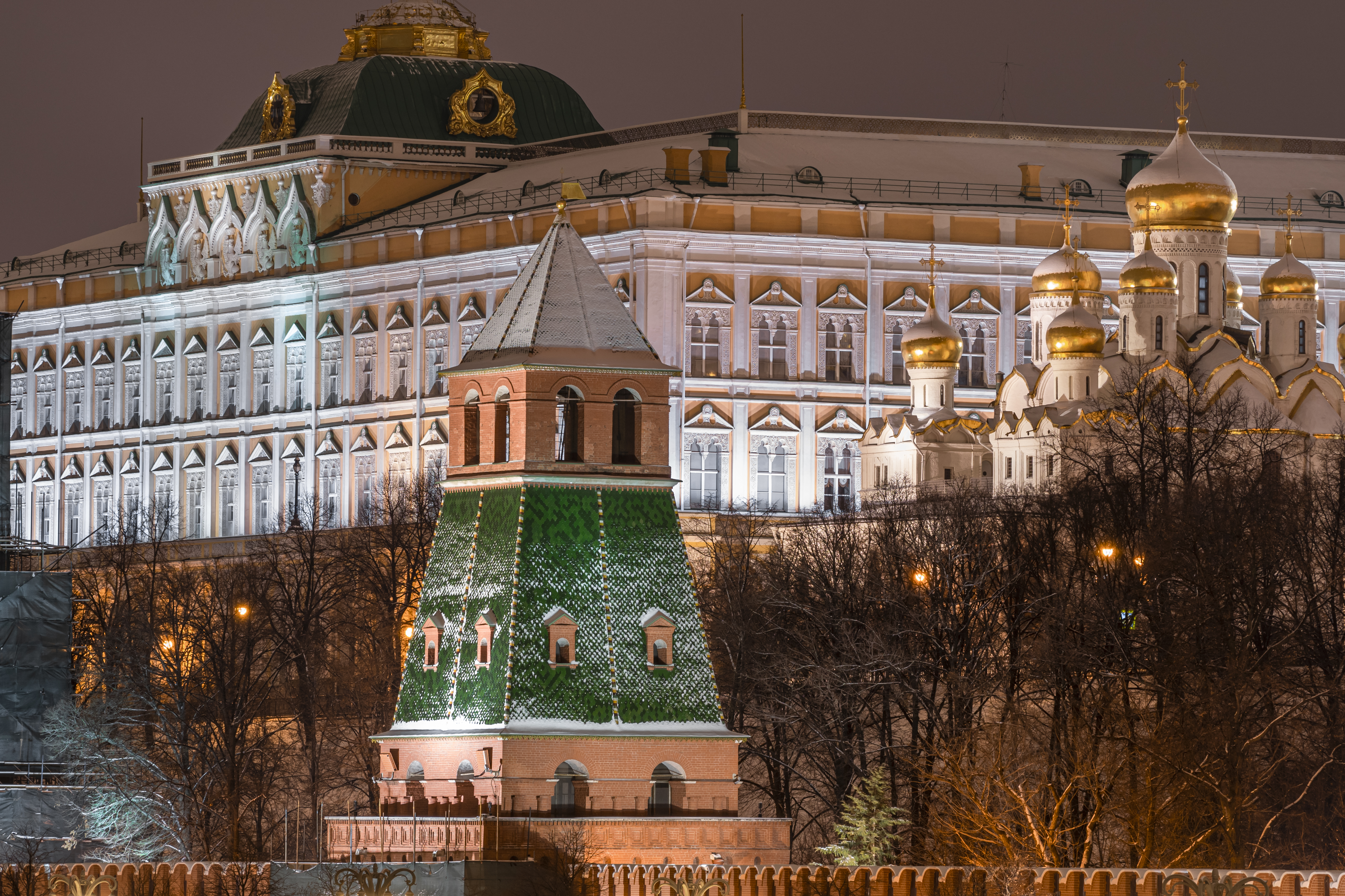 Кремль указал. Киев Кремль. Проект Кремля. Кремль февраль. Кремль города Киев.