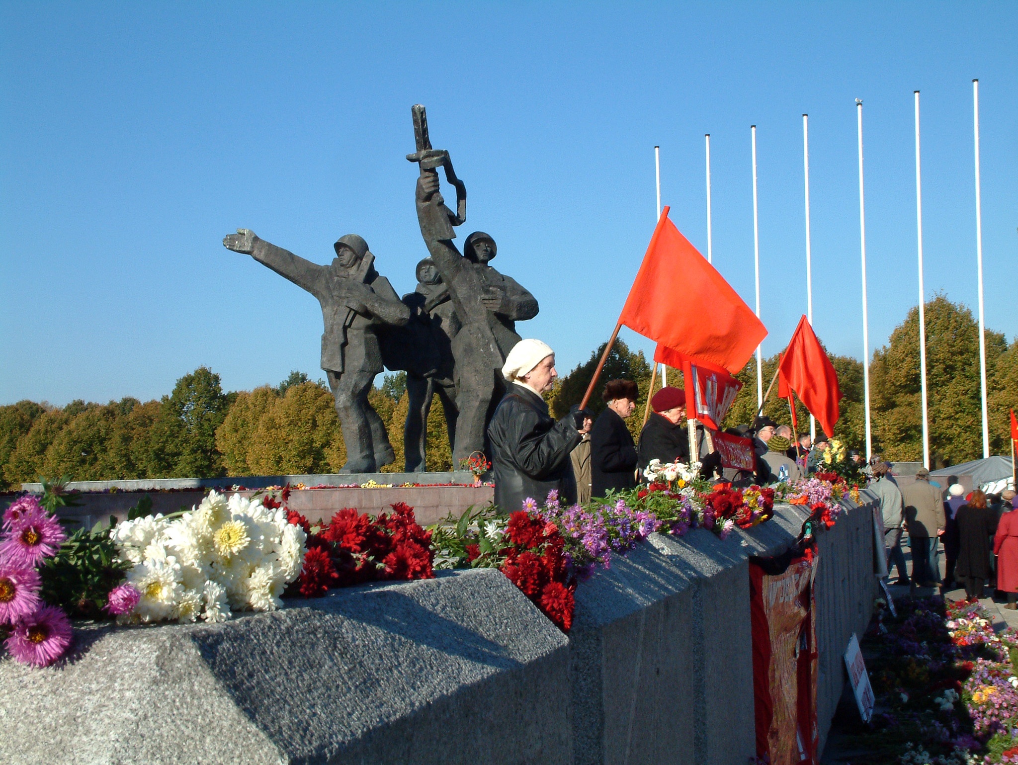 памятники советским воинам в польше