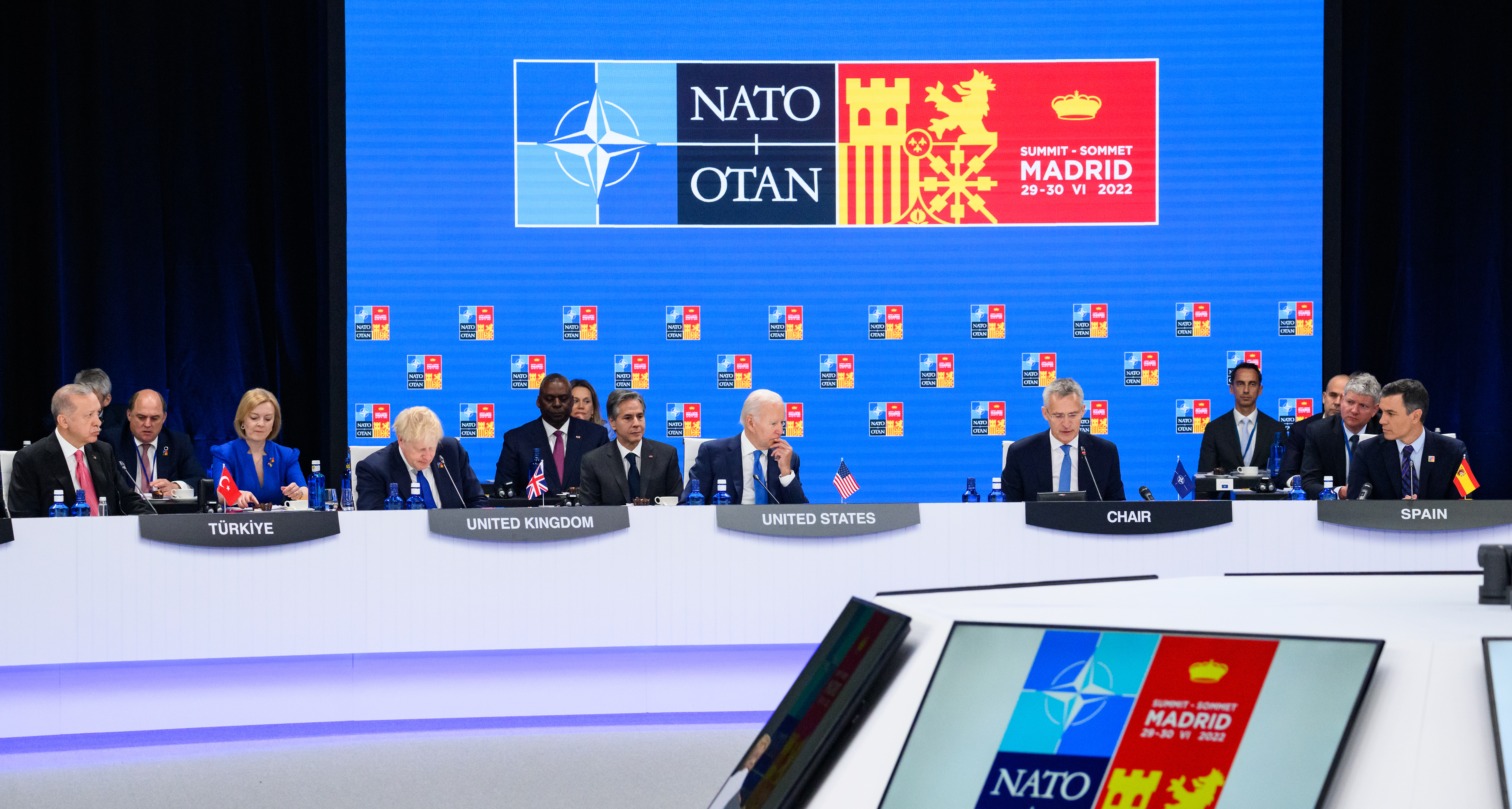 Россия грозит нато. Мадридский саммит НАТО 2022. Пражский саммит НАТО 2002. Саммит Россия НАТО 2022. Мадридский саммит НАТО В 2022 году.