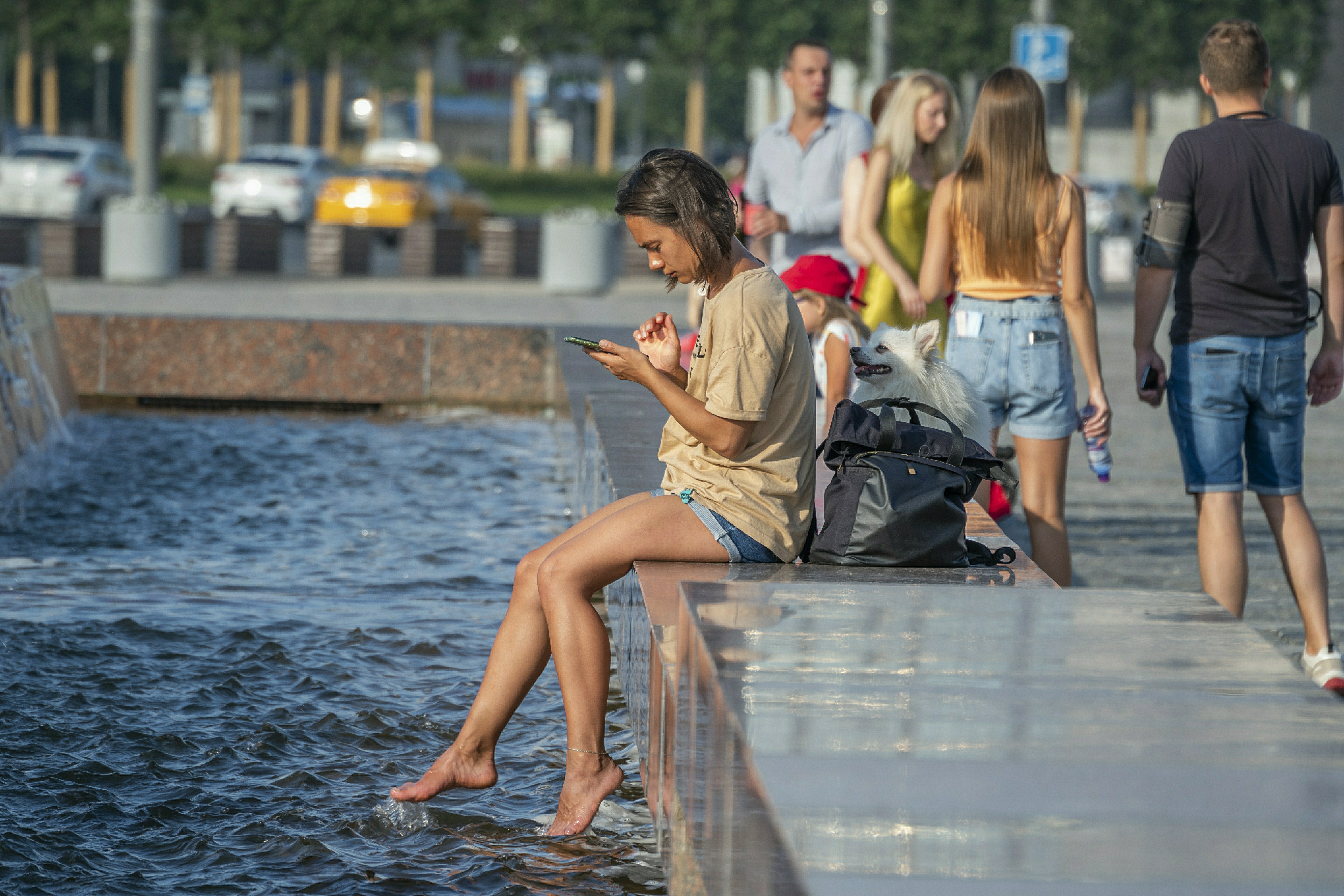 Первая волна жары пришла на пиренейский. Жара в городе. Аномальная жара в Москве. Аномальная жара в Европе. Москва жара девушки.