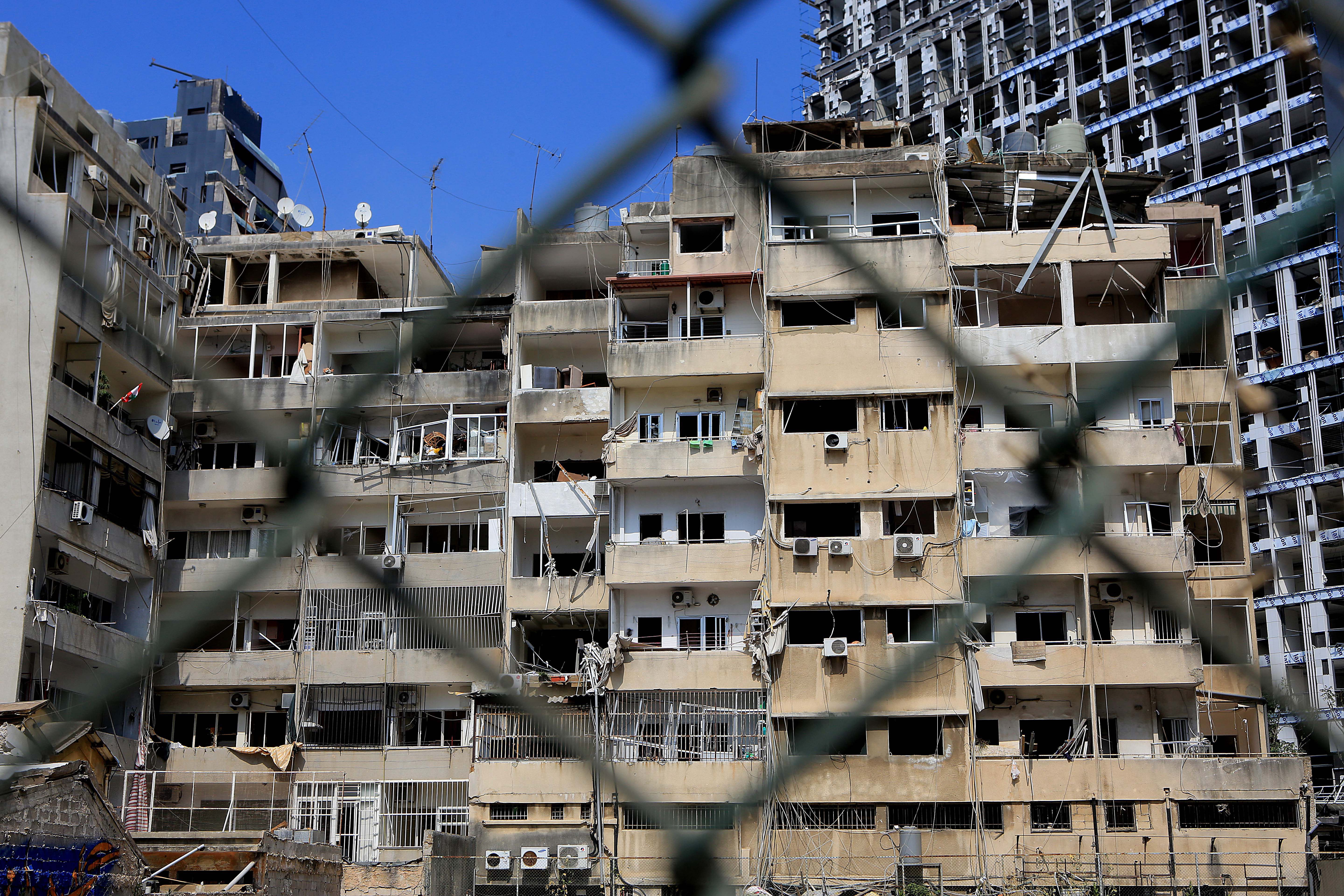 Бейрута россия. Ливан Бейрут взрыв 4 августа 2020. Многоэтажки в Бейруте.