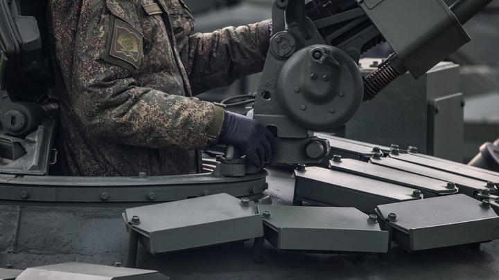 Отважный сержант под вражеским обстрелом сумел восстановить связь для всего дивизиона