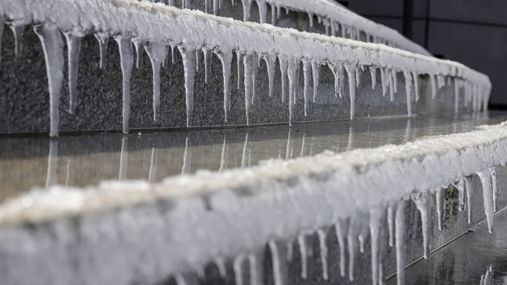 МЧС предупреждает: москвичей ждет опасная погода в выходные