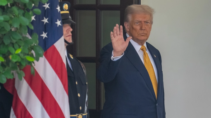Решение по санкциям должен принимать только Трамп. В Белом дома объяснили почему