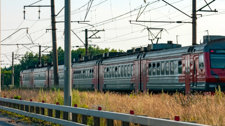 Взрыв на железной дороге в Орловской области: два человека погибли, один ранен. Что известно на данный момент