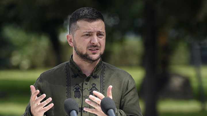 Зеленский вновь попросил денег на восстановление Украины