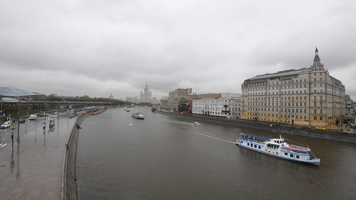 В Москве-реке затонуло судно