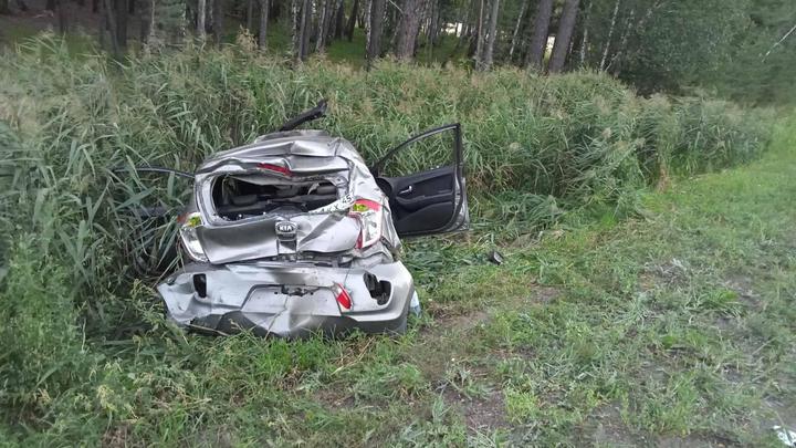 На трассе в Курганской области авто превратилось в груду металла, есть пострадавшие