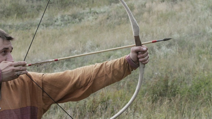 Убийство в Норвегии потрясло европейцев: Зачем из лука?