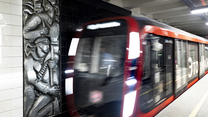 Тринадцатый месяц больше не шутка. В метро Москвы продлили 2021 год