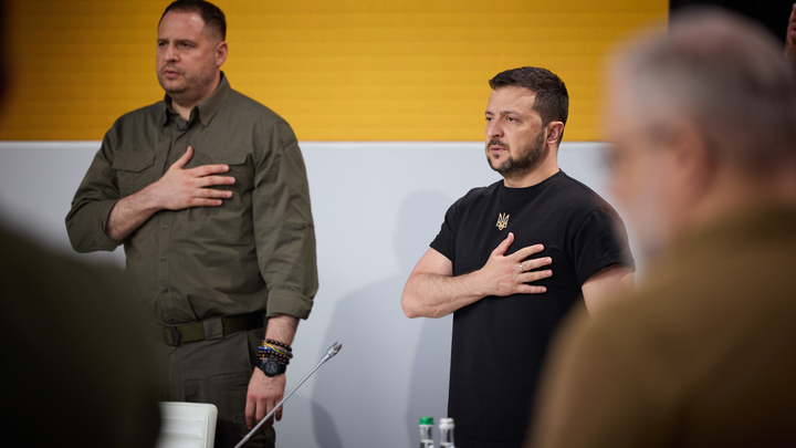 На Украине восхитились решением Зеленского по Крыму. В России не могут остановить хохот