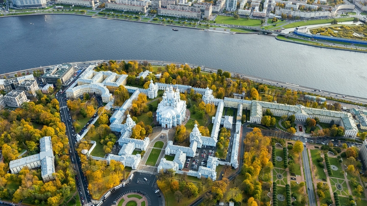 Сотрудники Метростроя вышли к Смольному: верните наши полмиллиарда