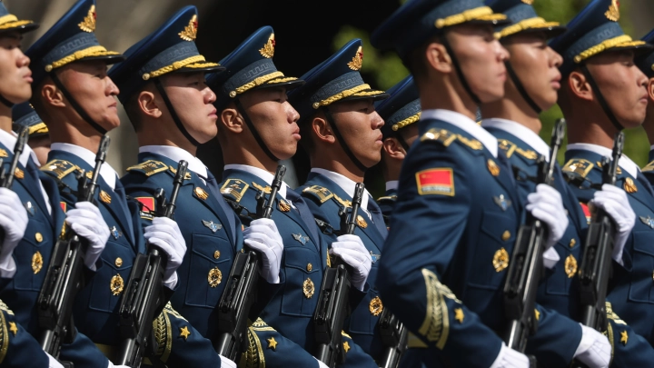 Китайские военные показали боевой лазер нового поколения