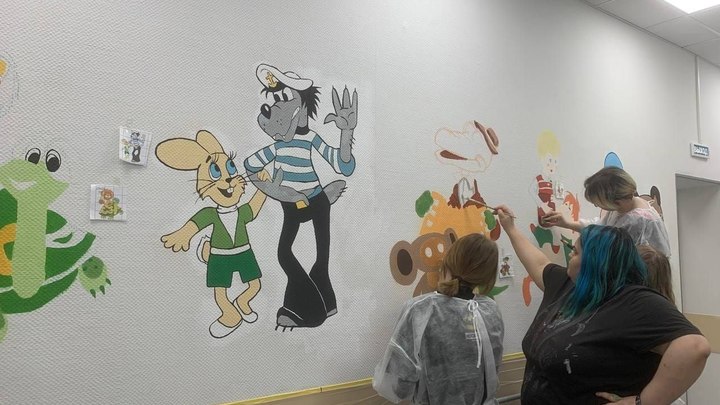 Из медучреждения – с хорошим настроением: Студенты расписали стены амбулатории