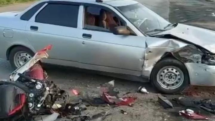 В Ростовской области произошла смертельная авария с мотоциклистом. Видео