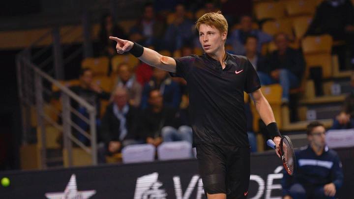 Скандал на St. Petersburg Open - теннисиста оштрафовали за поход в туалет