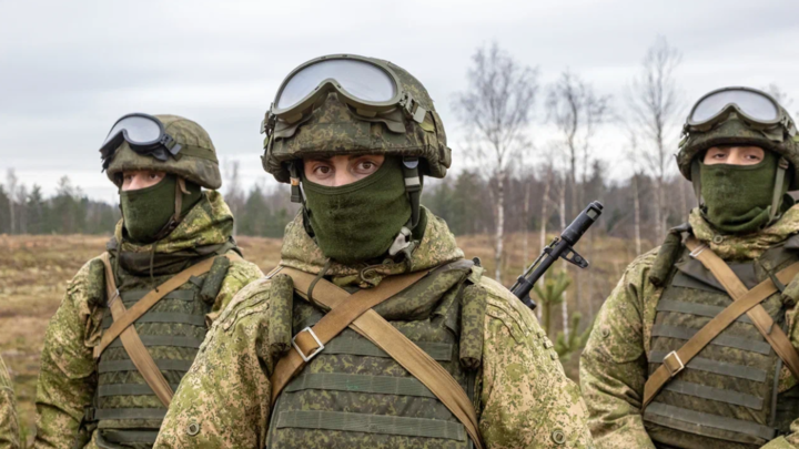 Целый месяц. Русские бойцы героически продержались в окружении в Курской области