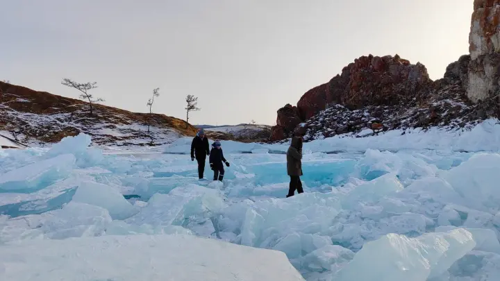 Мэр Ялты показала занесенный снегом курорт на видео