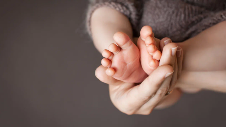 Материнский капитал в 2025-2027 годах: размер, кто может рассчитывать