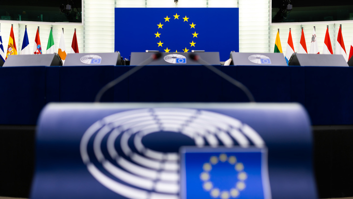 ЕС официально принял санкции против России за признание ДНР и ЛНР