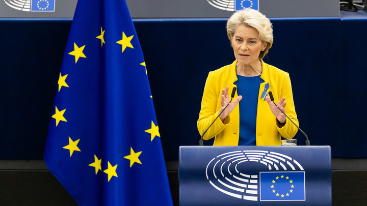 Немцы жёстко оскорбили Урсулу фон дер Ляйен за позицию по России: “Как злобный идиот!” Немцы жёстко оскорбили Урсулу фон дер Ляйен за позицию по России: “Как злобный идиот!”