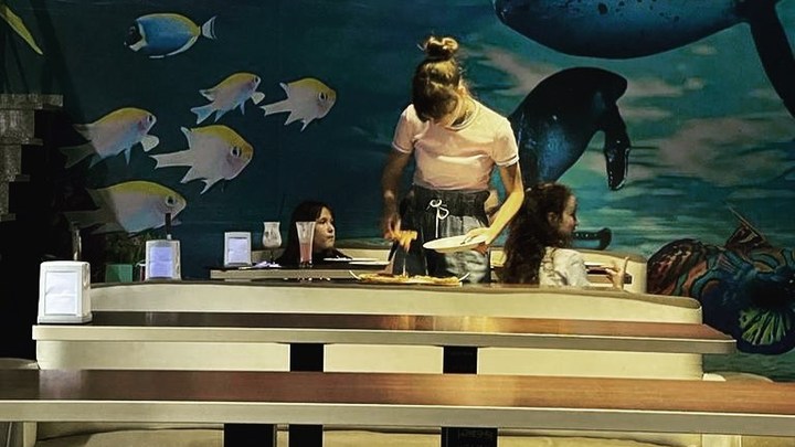 В Геленджике сотрудники развлекательного центра работали без масок