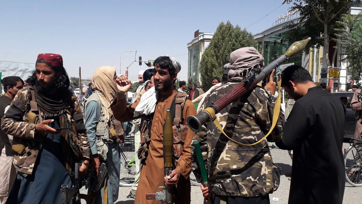 Лавров рассказал о сигналах со стороны талибов*, но Россия не торопится признавать