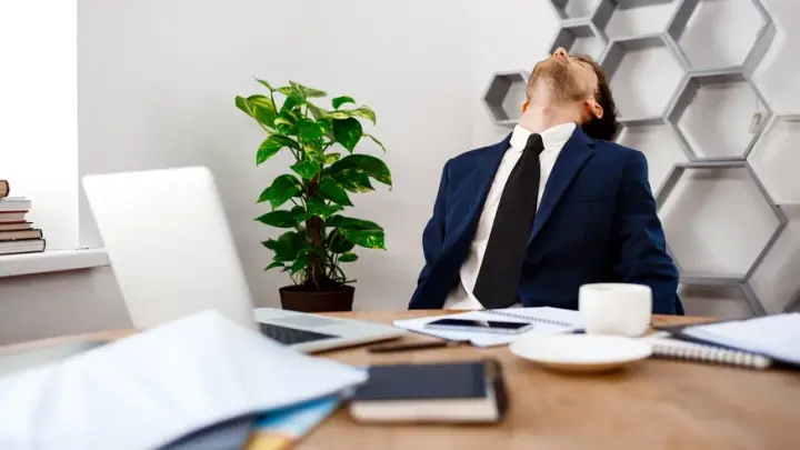 Эксперт Гриненко о оптимизации в компаниях: взваливают больше работы на сотрудников