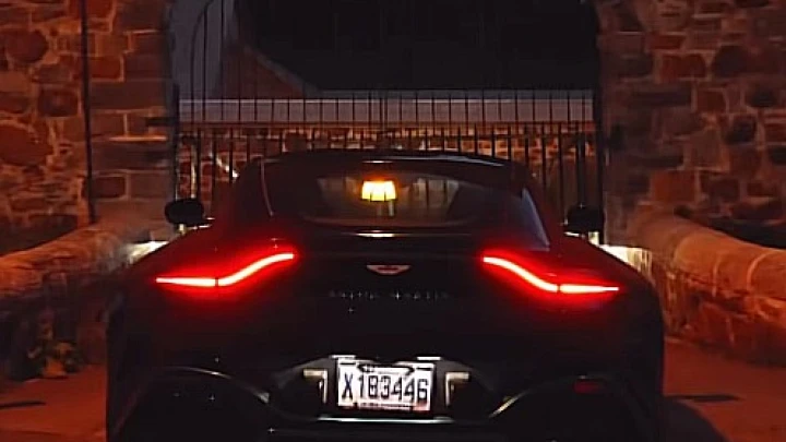 Тёмная ночь: военный романс Бернеса неожиданно зазвучал в рекламе Aston Martin