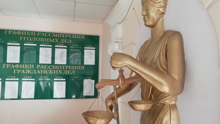 Суд оставил без компенсации трёх непривитых сотрудниц школы №5 Краснокаменска