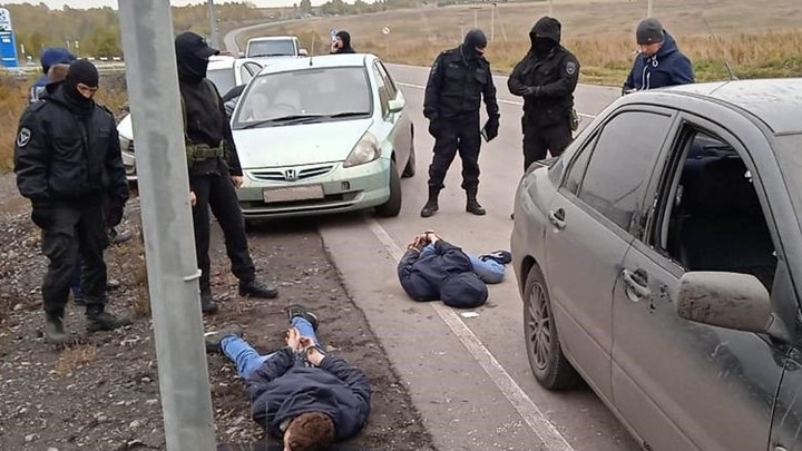 В Новокузнецке задержали братьев, у которых нашли 6 кг наркотиков