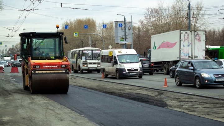 В Челябинске начался ямочный ремонт дороги на аэропорт