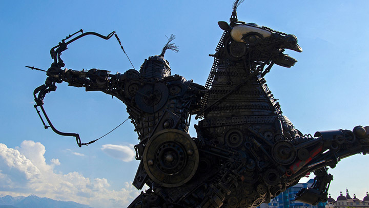 Наша молодёжь не знает историю: Пожилая казашка пристыдила националистов