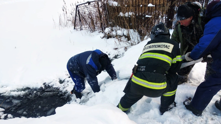 Рыбак провалился под лед на озере-охладителе в Электрогорске