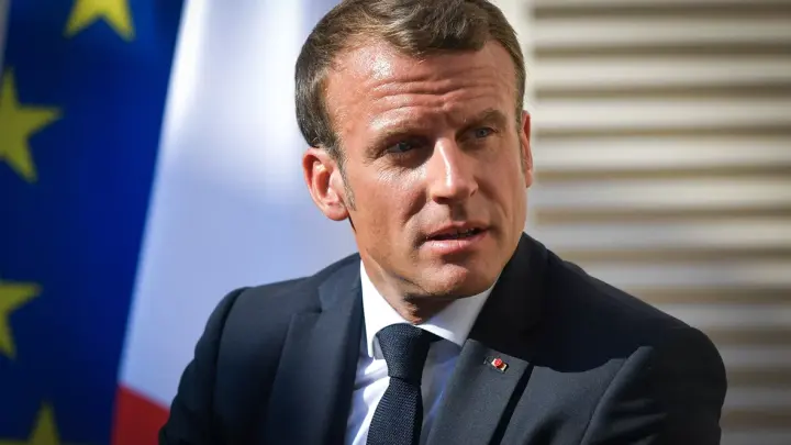 Кремль всё видел. В том числе и прилетевшую Макрону пощёчину от жены