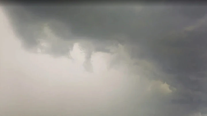 Крайне редкий для Абу-Даби ливень начался после переговоров по Украине