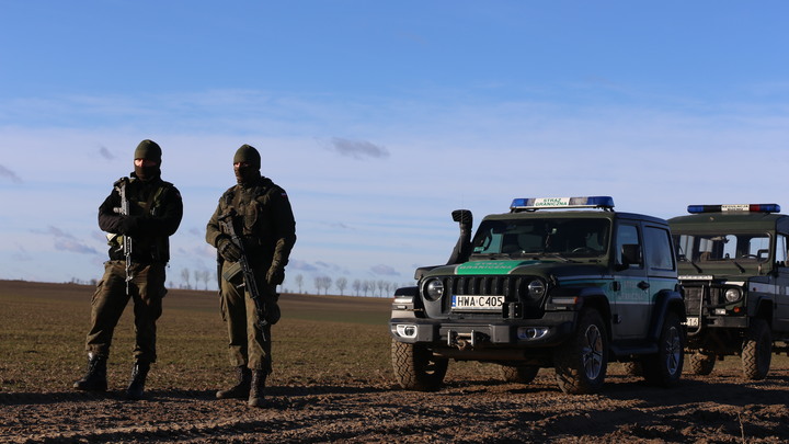 Польского пограничника и военного закидали камнями у границы с Белоруссией 1 мая