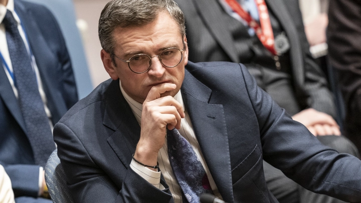 На Украине смута. Кулеба бежал: Срочное заявление экс-главы МИД Украины. Под угрозой 20 человек