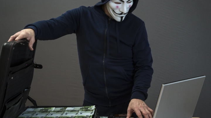 Мы вам поможем: Новая схема обмана граждан. На прицеле мошенников оказались женщины