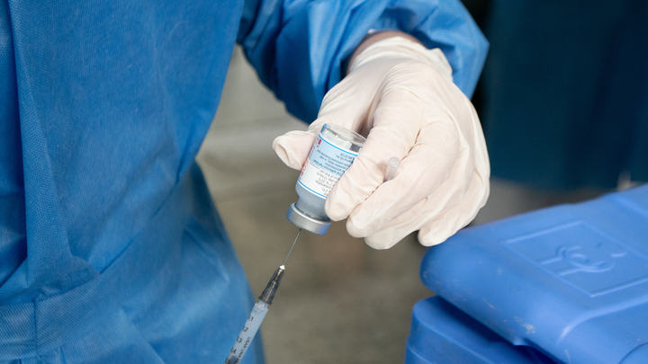 А начинали лучше всех: Мясников объяснил смерти в России из-за COVID-19