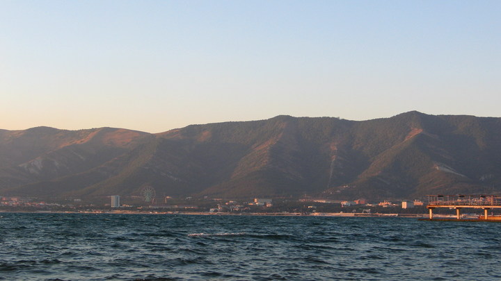 Власти Геленджика предложили горожанам провести митинг против нового генплана на кладбище