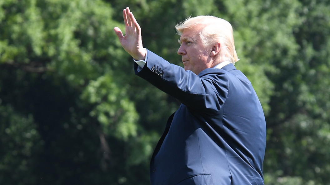 Белому дому пришлось уточнять позицию Трампа в связи с беспорядками в Шарлотсвилле Белому дому пришлось уточнять позицию Трампа в связи с беспорядками в Шарлотсвилле